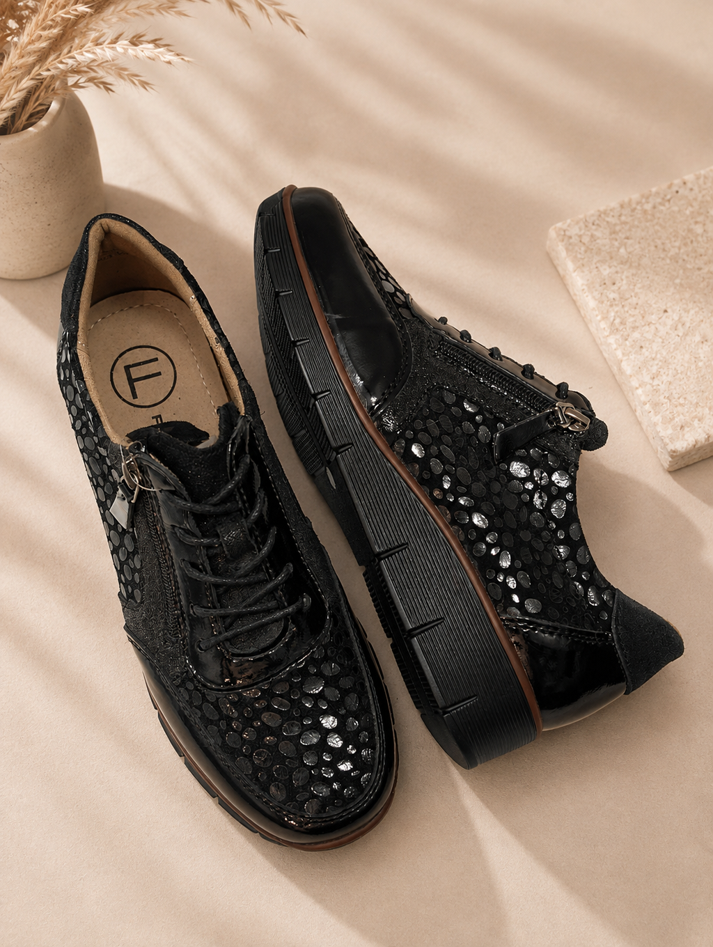 Półbuty wkładane na koturnie czarne skórzane buty Filippo 4912
