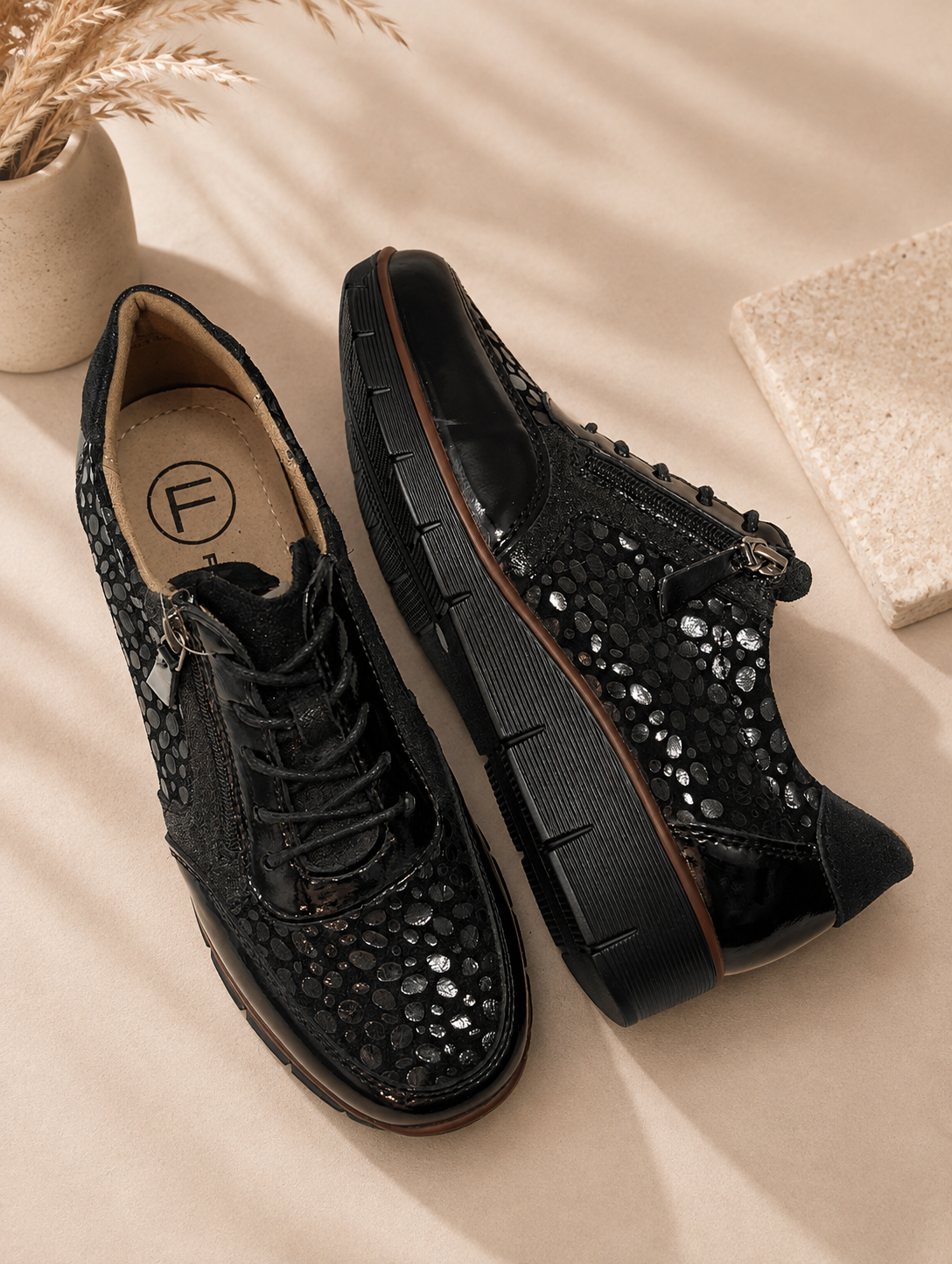 Półbuty wkładane na koturnie czarne skórzane buty Filippo 4912