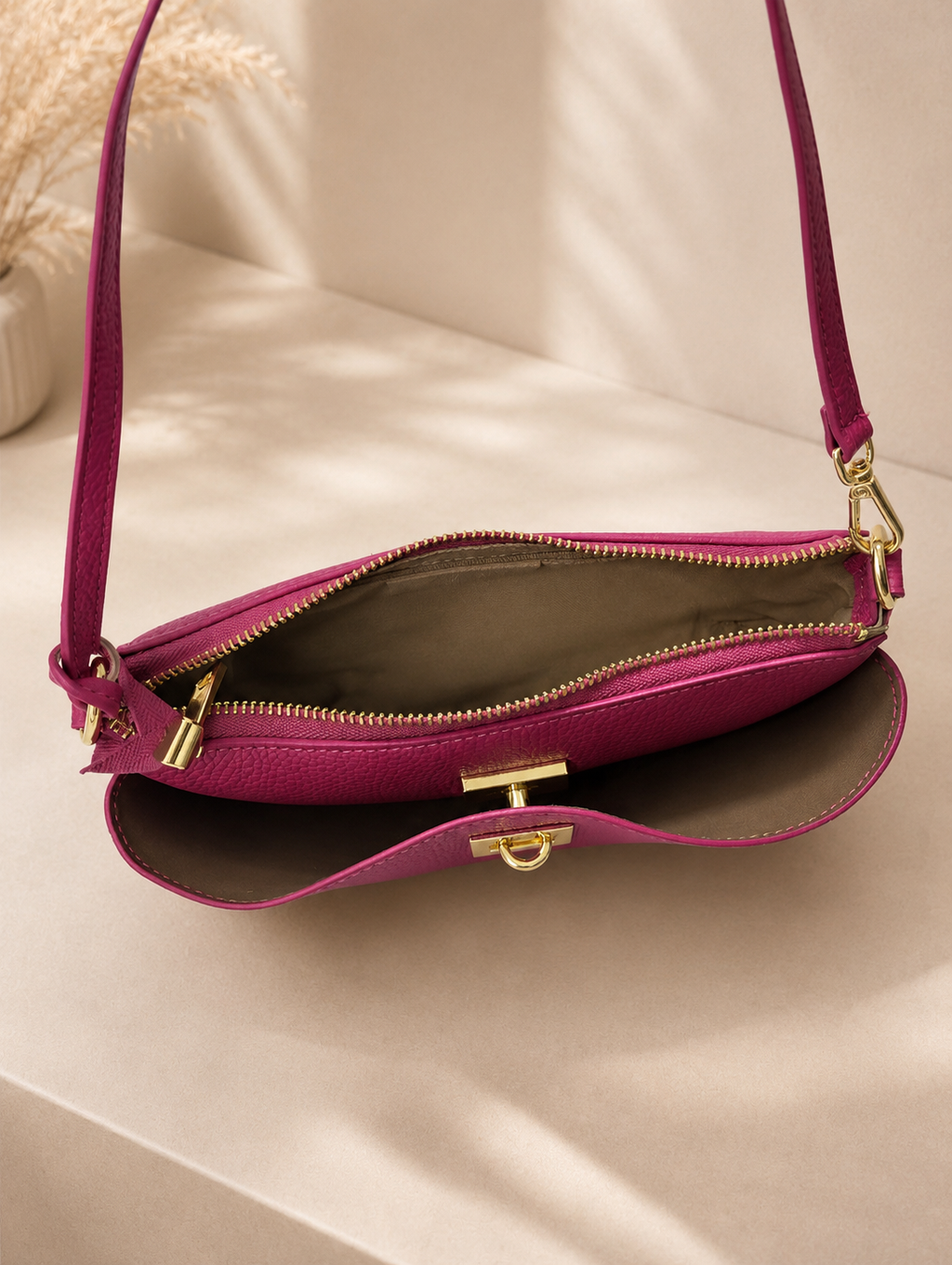 Fuchsia leather messenger bag S
